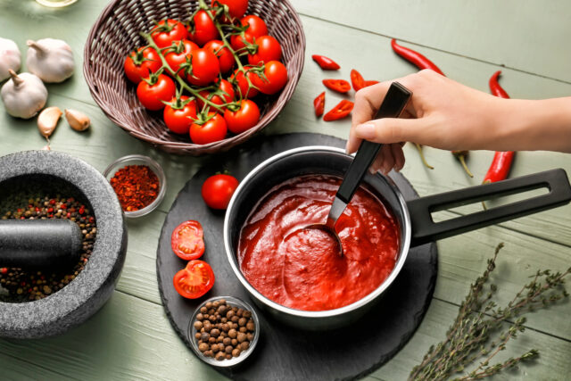 Lahodná rajčinová omáčka plná chuti rajčín a korenia
