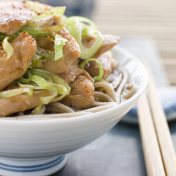 Rýchly obed z kuracích rezančekov a póru: minimum práce, maximum chuti