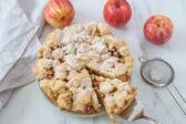 Jablkový koláč s ovsenou posýpkou: jednoduchá maškrta s vôňou domova