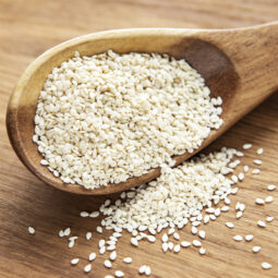 Ako používať sezam v kuchyni: nápady, ktoré sa oplatí vyskúšať