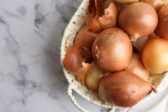 Cibuľa: 10 dôvodov, prečo by nemala chýbať v kuchyni
