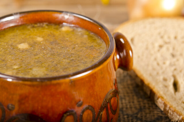 Chlebová polievka zo zvyškov: lacný a poctivý recept našich starých mám