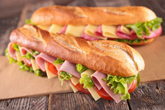 Obložené bagety na domáci spôsob