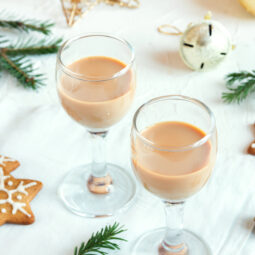 Lahodný perníkový „vaječný“ likér bez vajec