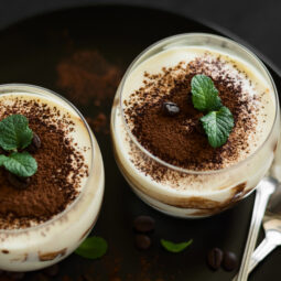 Lotus tiramisu v poháriku: jednoduchý dezert, ktorý chutí, akoby ste ho pripravovali celé popoludnie