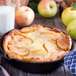 Jablkový koláč z panvice: Sladká voňavá pochúťka aj bez rúry