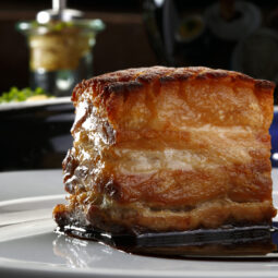 Pečený bravčový bôčik: získate z neho tradičné výpečky