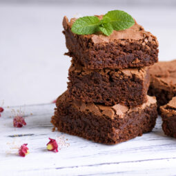 Neodolateľné jablkové brownies bez lepku: vláčne, rýchle a len zo štyroch prísad