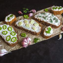 Domáca cesnaková nátierka