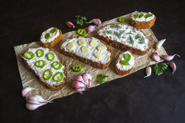 Domáca cesnaková nátierka