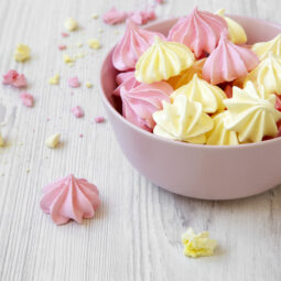 Prečo sa vám pusinky niekedy nevydaria: najčastejšie chyby pri ich pečení