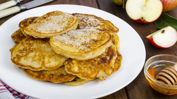 Vôňa domova v jednej panvici: jablkové lievance, ktoré zasýtia aj potešia