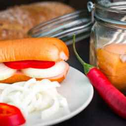 Tradičné utopence s cibuľou