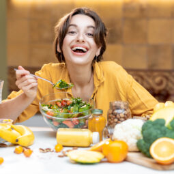 Jedlom k pokojnej mysli: ako si správnym tanierom posilniť náladu aj črevá