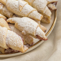 Sväto-martinské rožteky zo šľahačkového cesta: jemné, voňavé a krehké ako snehové vločky