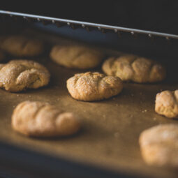 Pečenie s parou bez parnej rúry: jednoduchý domáci trik