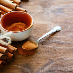 Škorica – hrejivá vôňa, ktorá rozvonia zimu aj kuchyňu