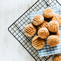 Krehké mandľové sušienky s vôňou korenia. Ideálne na Vianoce – a pokojne aj skôr!