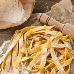 Ako si doma vyrobiť tie najlepšie cestoviny: tenké, široké, celozrnné, aj špenátové