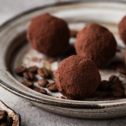 Nepečené tiramisu guľky