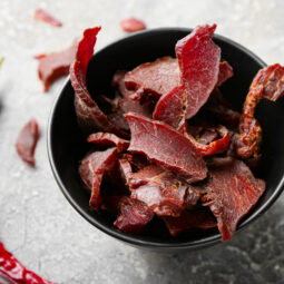 Domáce sušené mäso: chutná proteínová pochúťka, ktorá vydrží týždne