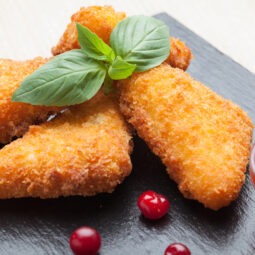 Vysmážaný syr - slovenská klasika na tanieri