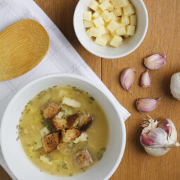 Najlepšia domáca cesnačka: chutná, rýchla a z pár surovín