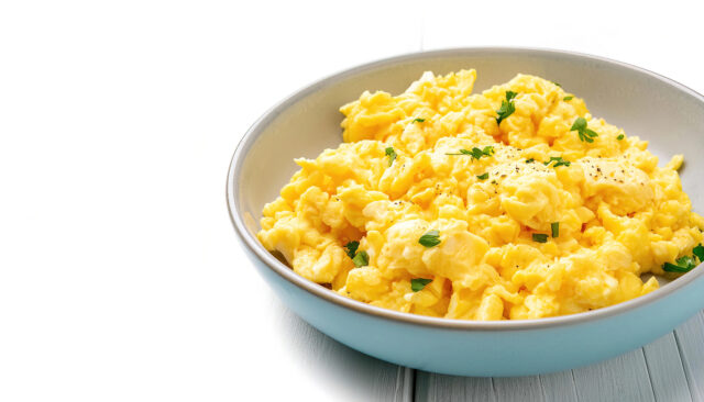 Nadýchané pražené vajíčka