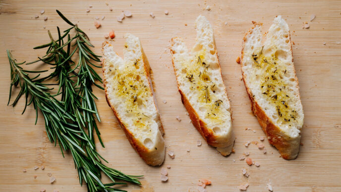 Keď pečivo stvrdne, nevyhadzujte ho. Zmeníte ho na lahodné tyčinky, ktoré si zamilujete