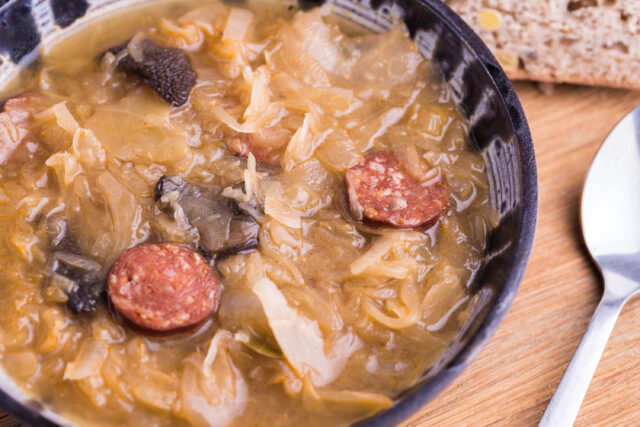 Vianočná kapustnica: tradičná slovenská polievka, ktorá zasýti aj zahreje