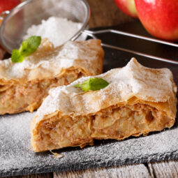 Ťahaná jablková štrúdľa