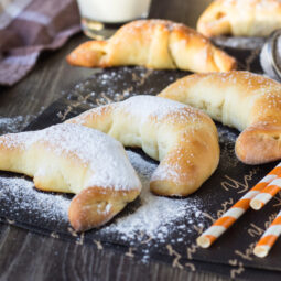 Domáce orechové rožteky: malé pečivo, ktoré rozvonia každú oslavu