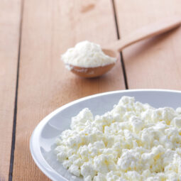 Ako si doma pripraviť tvaroh: jednoduchý a overený postup