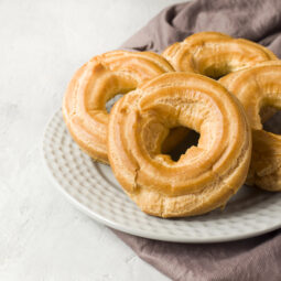 Ako zvládnuť odpaľované cesto a upiecť z neho skvelé zákusky? Jednoduchý návod pre každého