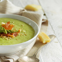 Vianočná hrachová polievka: jednoduchá, poctivá a zahreje na telo aj dušu