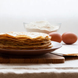 Palacinky z kyslej smotany: čím sú výnimočné a prečo sa oplatí nechať cesto odpočinúť