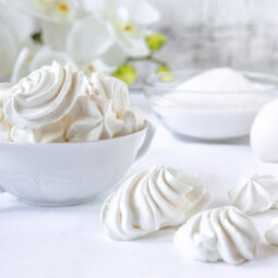 Snehové vianočné sladkosti: ľahučká klasika, ktorá nikdy nesklame