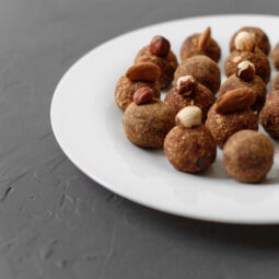 Raw sladkosti bez pridaného cukru? Stačí siahnuť po ovocí, mede a ďalších daroch prírody