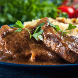 Bravčová krkovička bez chýb: správne korenie, marinovanie a čas pečenia krok za krokom