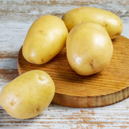 Neznámy trik, ktorý skráti varenie zemiakov na polovicu. Väčšina ľudí o ňom nemá ani tušenie