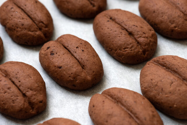 Kávové marcipánové zrná: nepečená sviatočná dobrota s jemnou horkosťou kávy