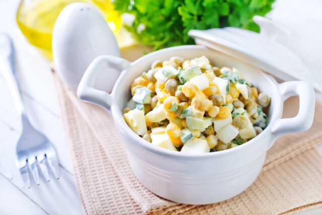 Zdravý zemiakový šalát, ktorý zapadne aj do moderného jedálnička