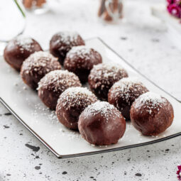 Rýchle kokosové guľky Bounty, ktoré zvládnete za pár minút