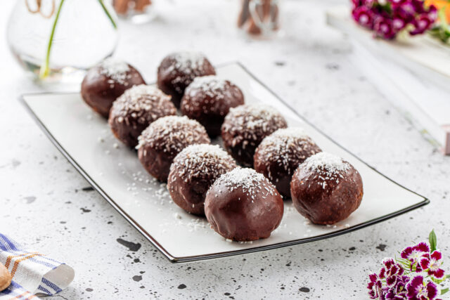 Rýchle kokosové guľky Bounty, ktoré zvládnete za pár minút