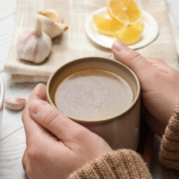 Kolagénová polievka: Domáci elixír, ktorý vyhladzuje pleť a dodáva jej nový život