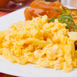 Miešané vajíčka z mikrovlnky