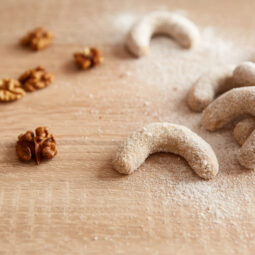 Najčastejšie prešľapy pri pečení vanilkových rožkov: S cestom narábajte citlivo a s obaľovaním neponáhľajte