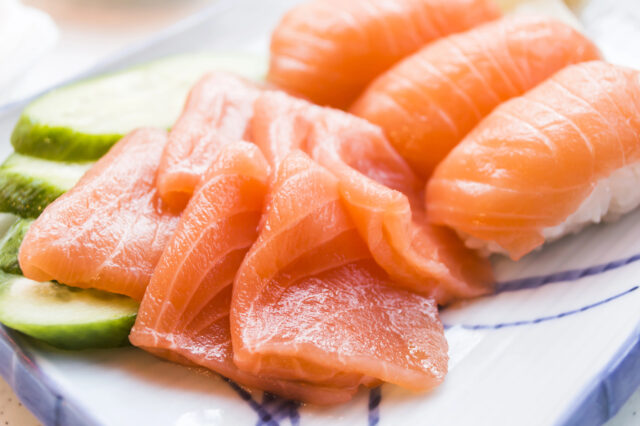 Čo všetko riskujete, ak si radi doprajete surové ryby