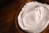 Kyslá smotana z dvoch surovín: Rýchly trik, ktorý zvládne každý