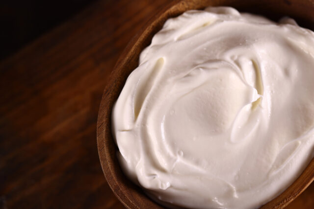 Kyslá smotana z dvoch surovín: Rýchly trik, ktorý zvládne každý